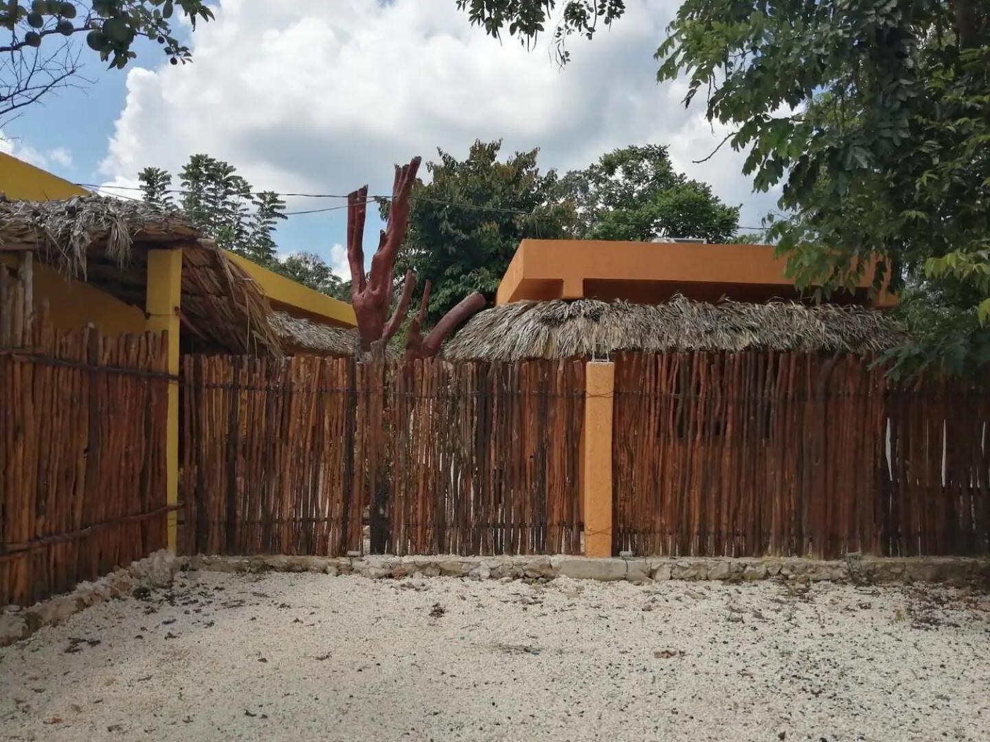 Suites De Piedra Y Colores En Chichen Itza Piste Exterior photo