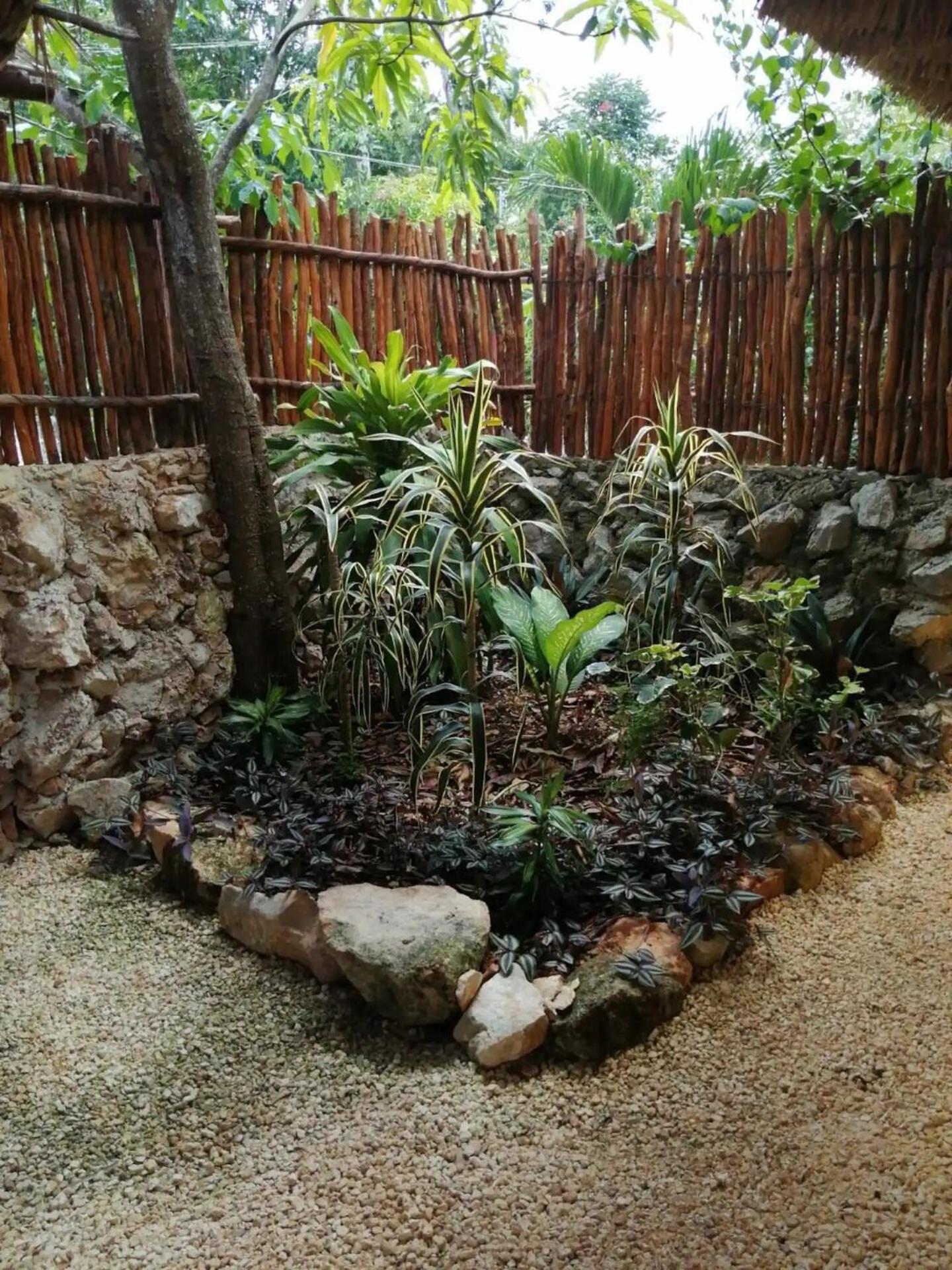 Suites De Piedra Y Colores En Chichen Itza Piste Exterior photo